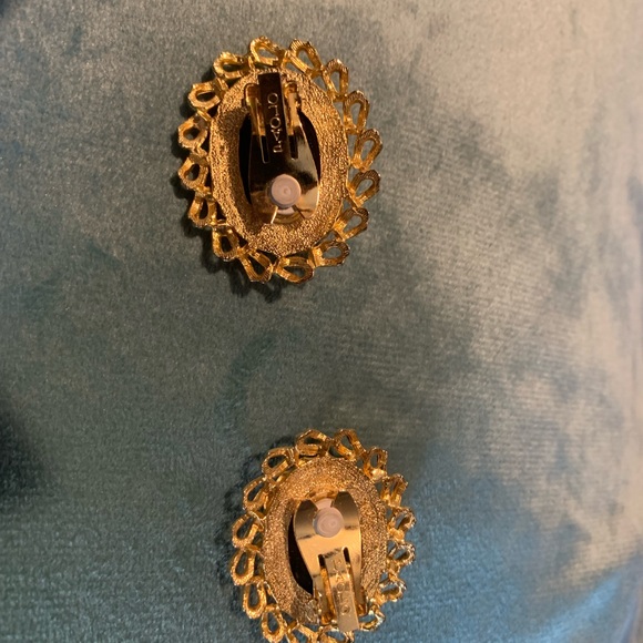 Gucci vintage clip on earrings from Paolo Gucci, house of Gucci. - Picture 2 of 3